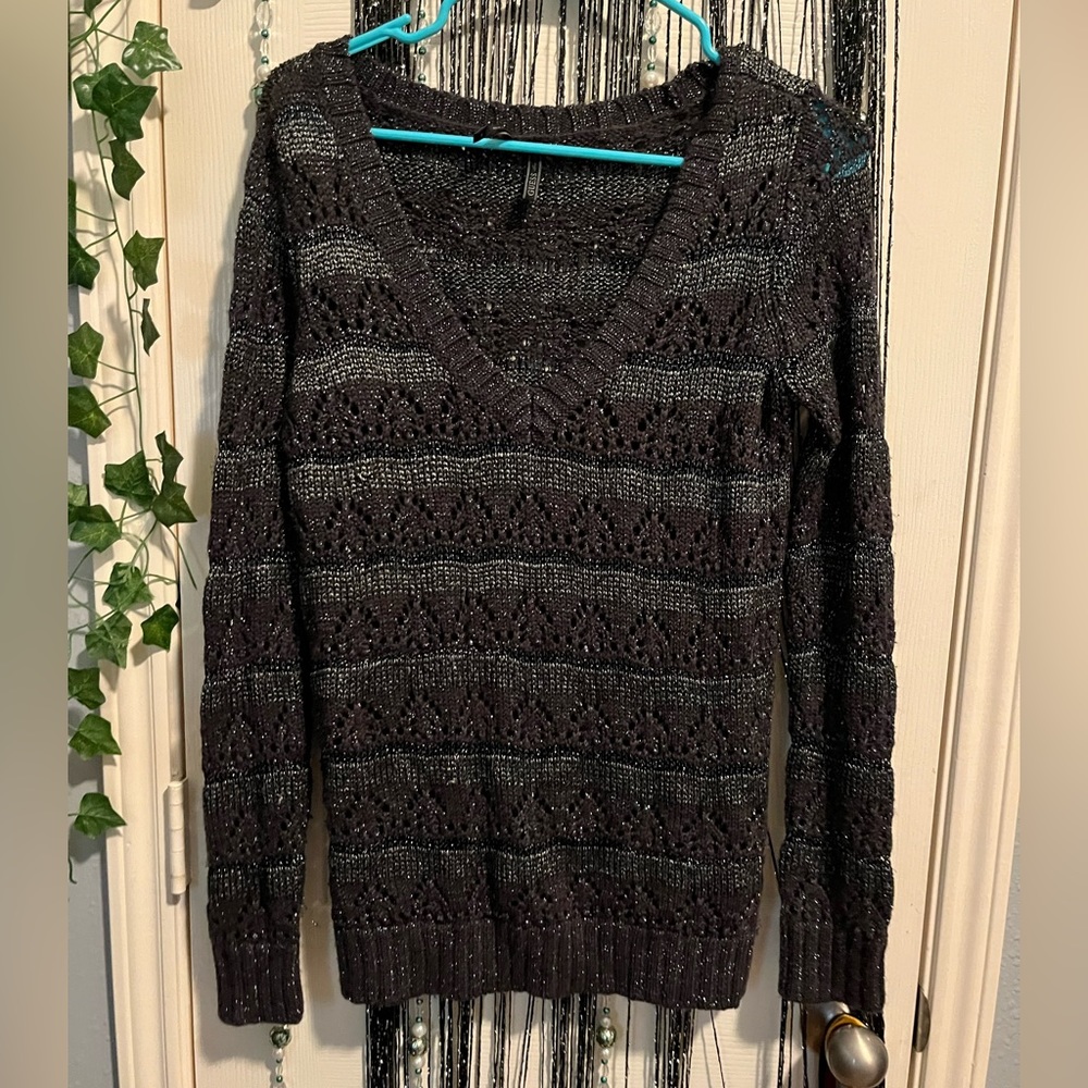 GUESS sweater
